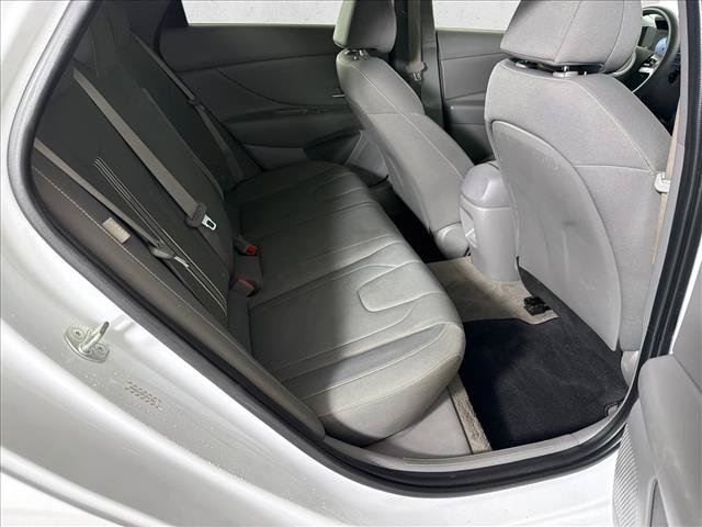 Used 2024 Hyundai Elantra SEL FWD image 16
