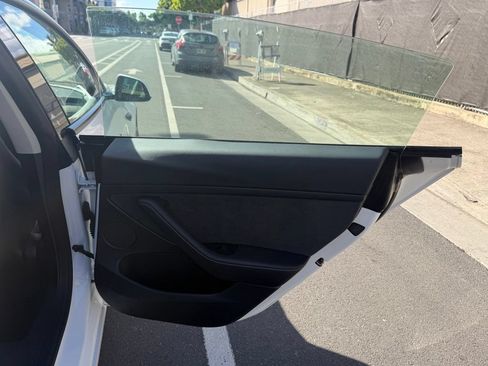 Used 2022 Tesla Model 3 RWD image 11