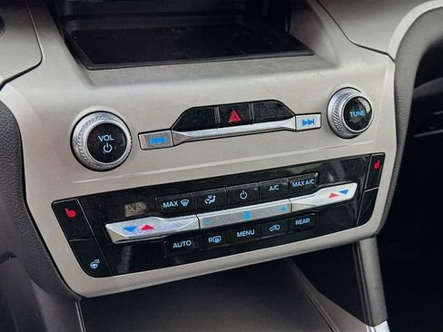 Certified 2022 Ford Explorer XLT w/ Equipment Group 202A image 22