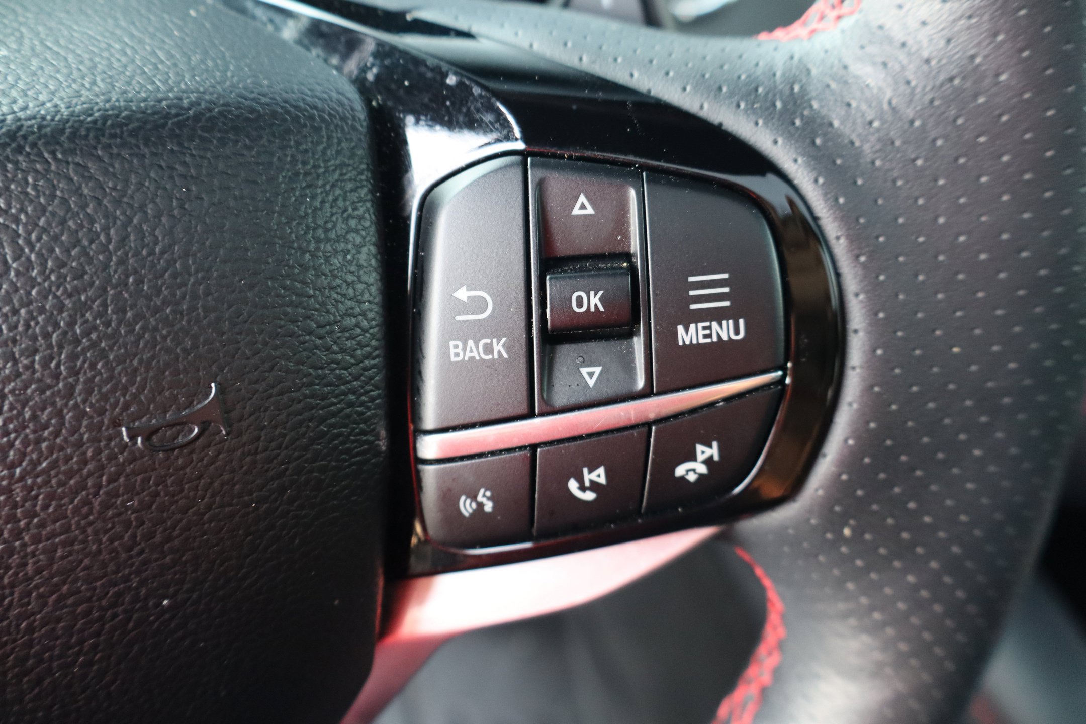 Certified 2025 Ford Explorer ST AWD/4WD image 18