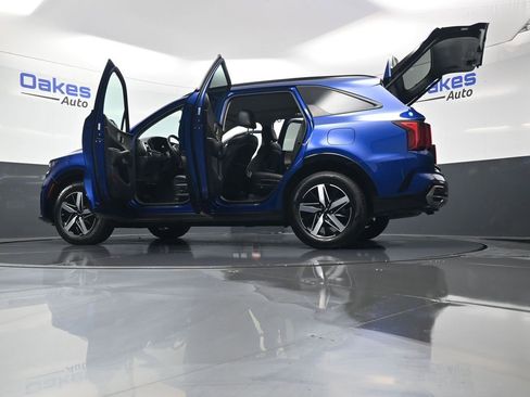 Certified 2022 Kia Sorento EX w/ Panoramic Sunroof Package image 65