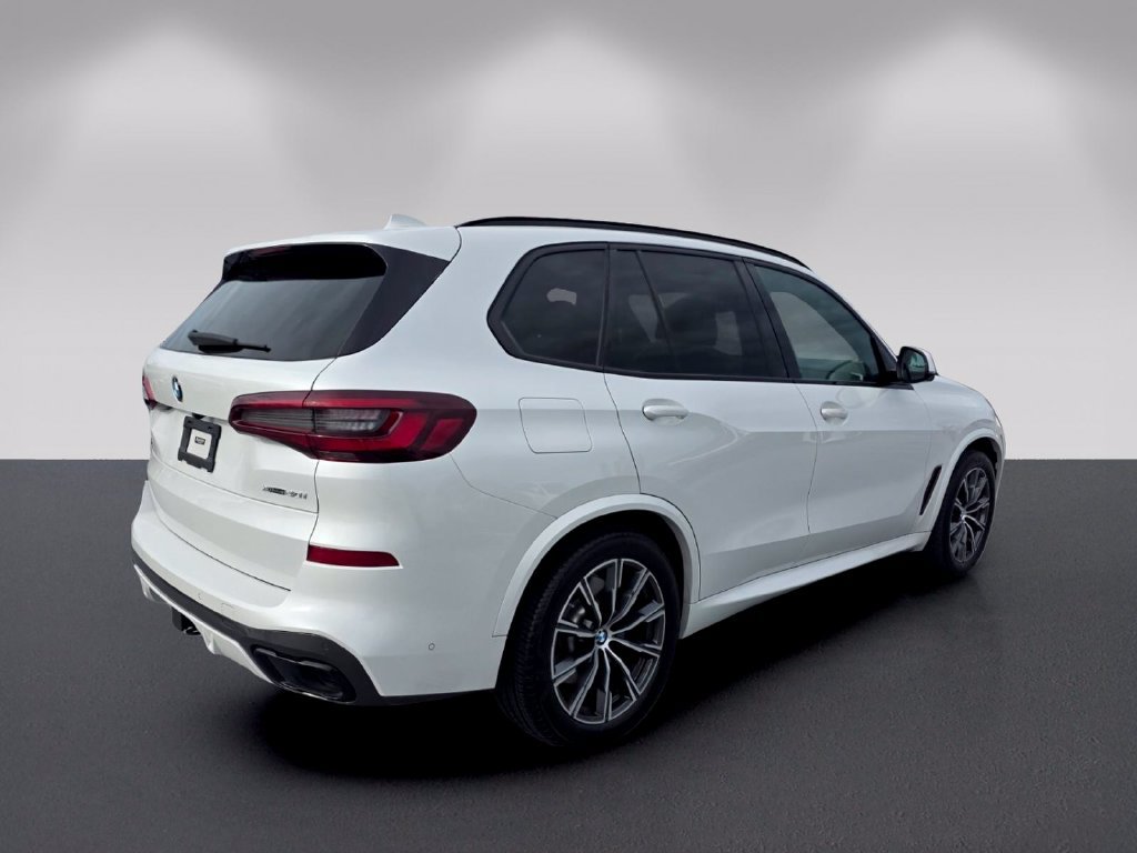 Certified 2021 BMW X5 xDrive40i w/ M Sport Package AWD/4WD image 4