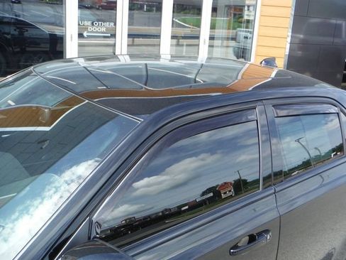 Certified 2022 Chrysler 300 S w/ Comfort Group RWD image 8