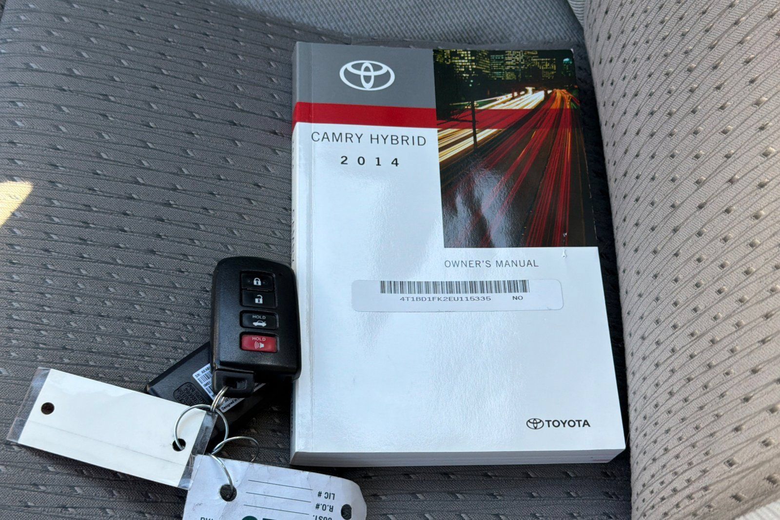 Used 2014 Toyota Camry XLE w/ Convenience Package FWD image 11