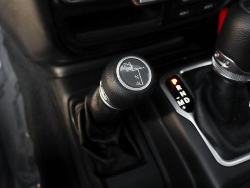 Used 2018 Jeep Wrangler Unlimited Sport S image 37