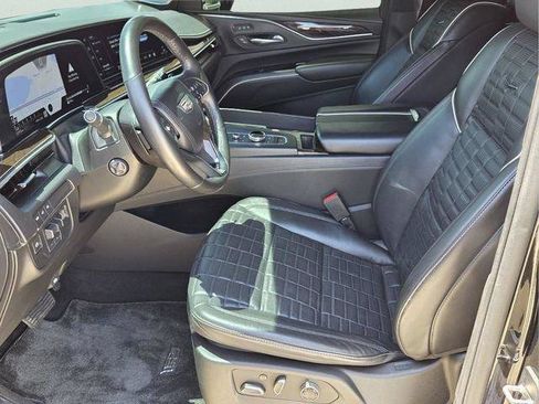 Used 2023 Cadillac Escalade Sport Platinum RWD image 10