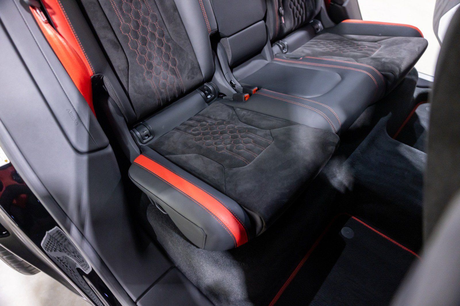 Used 2024 Lamborghini Urus S AWD/4WD image 34