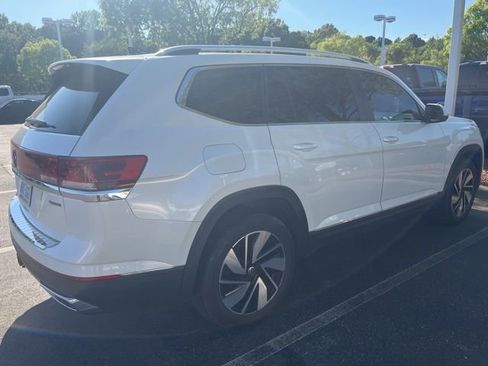 Used 2024 Volkswagen Atlas SEL AWD/4WD image 3