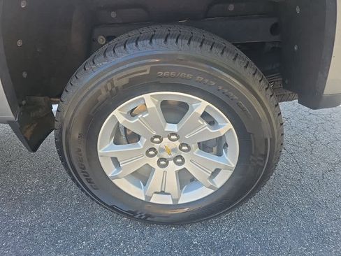 Used 2022 Chevrolet Colorado LT w/ Fleet Safety Package image 11