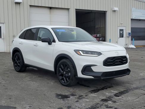 Certified 2024 Honda HR-V Sport image 2