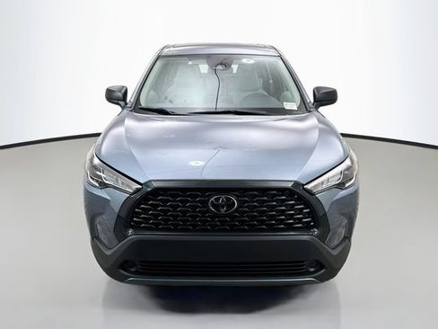 Used 2025 Toyota Corolla Cross L AWD/4WD image 2