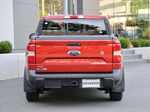 Used 2024 Ford Maverick Lariat FWD image 3