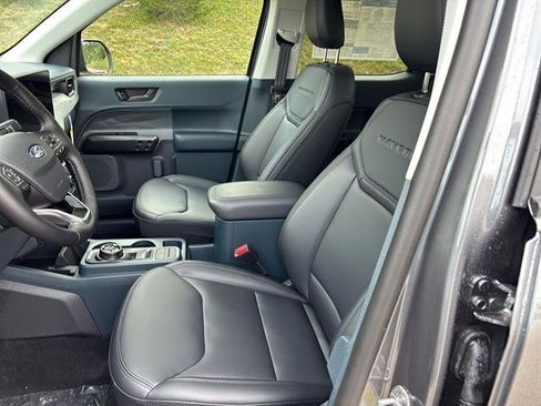 New 2025 Ford Maverick Lariat w/ Black Appearance Package image 10