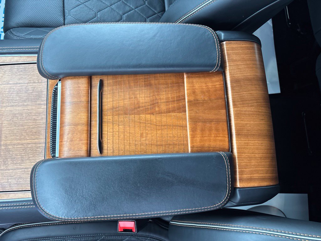 Used 2024 Jeep Grand Wagoneer Series III w/ Flexible Seating Group AWD/4WD image 33