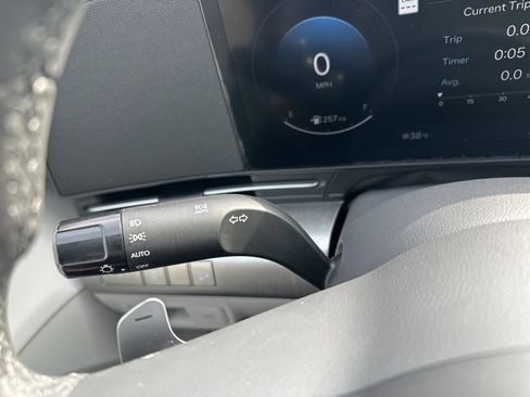 Used 2025 Hyundai Kona Limited image 41