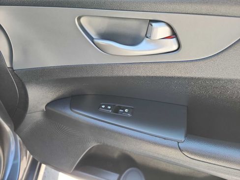 Used 2021 Kia Forte Sedan FWD image 27