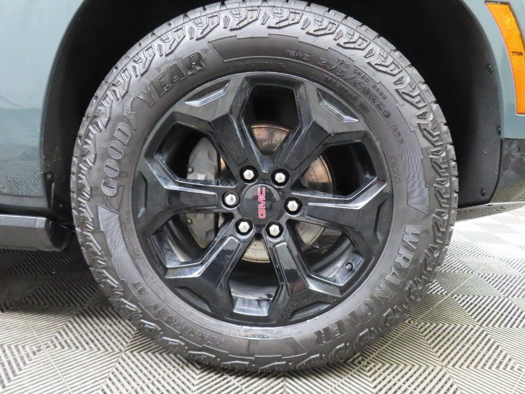 Used 2026 GMC Yukon XL AT4 Ultimate AWD/4WD image 9