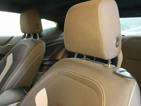 Used 2020 Chevrolet Camaro LT image 15