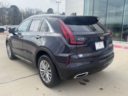 Used 2025 Cadillac XT4 Premium Luxury image 3