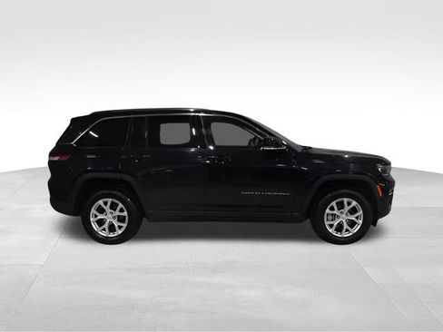 Used 2023 Jeep Grand Cherokee Limited AWD/4WD image 12