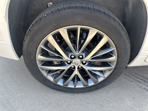 Certified 2025 Buick Enclave Avenir w/ Super Cruise Package image 10