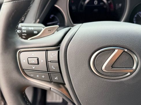 Used 2021 Lexus LS 500 w/ Accessory Package (Z2) image 28