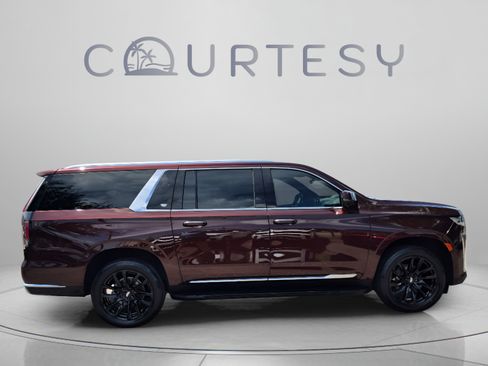 Used 2023 Cadillac Escalade ESV Premium Luxury AWD/4WD image 8
