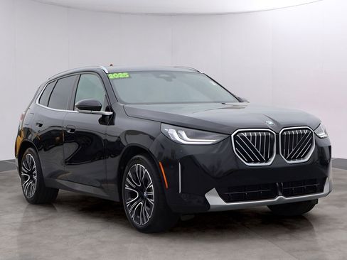 Used 2025 BMW X3 xDrive30 AWD/4WD image 3