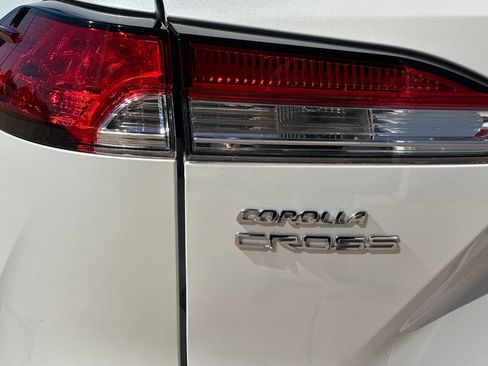 Used 2025 Toyota Corolla Cross L FWD image 32