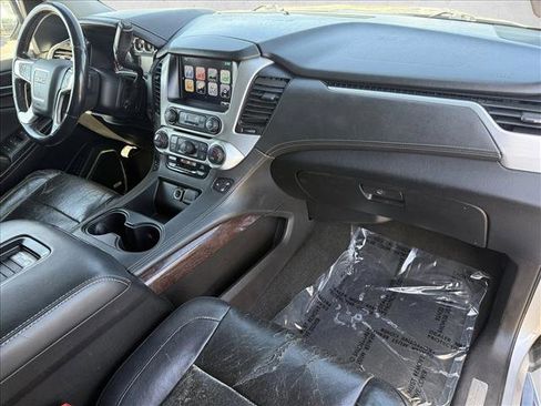 Used 2017 GMC Yukon XL SLT image 13