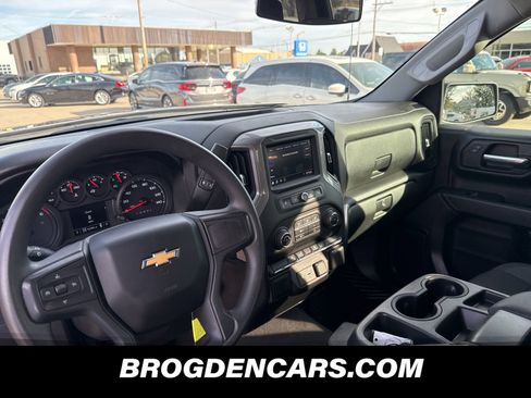 Used 2022 Chevrolet Silverado 1500 Custom image 6
