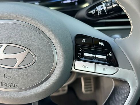 Used 2025 Hyundai Elantra Sport image 27