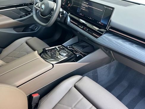 New 2026 BMW 530i RWD image 16