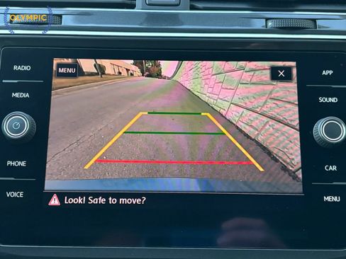 Used 2018 Volkswagen Tiguan SE image 29