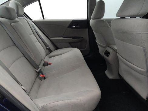 Used 2017 Honda Accord EX image 19