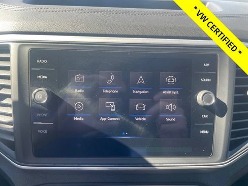 Certified 2021 Volkswagen Atlas Cross Sport SE w/ Panoramic Sunroof Package AWD/4WD image 24