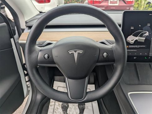 Used 2021 Tesla Model Y Long Range image 28