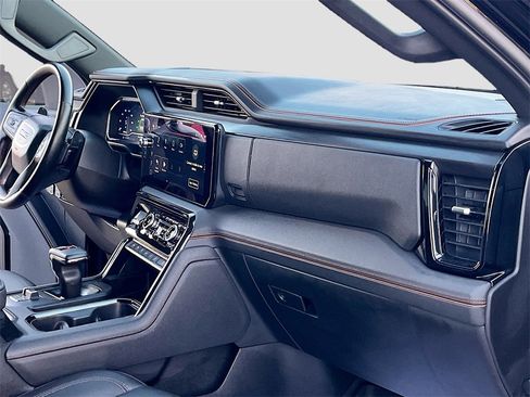 Used 2024 GMC Sierra 1500 AT4 w/ Technology Package image 30