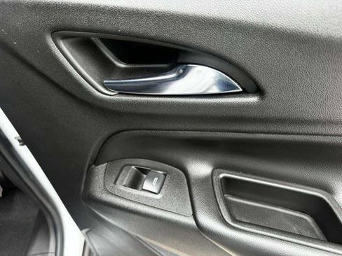 Used 2022 Chevrolet Equinox LT FWD image 50