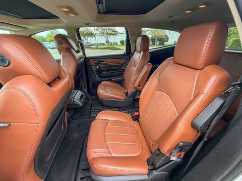 Used 2017 Chevrolet Traverse Premier FWD image 17