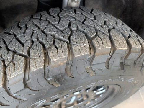 Used 2019 Jeep Grand Cherokee Altitude AWD/4WD image 39