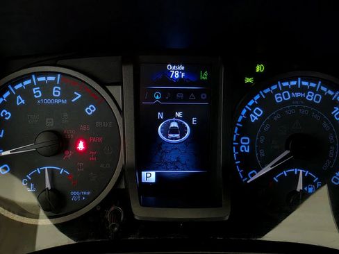 Used 2020 Toyota Tacoma TRD Sport AWD/4WD image 28
