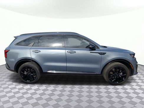 Used 2022 Kia Sorento SX image 2