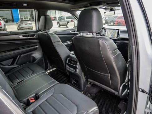 Used 2024 Volkswagen Atlas Cross Sport SEL R-Line image 24