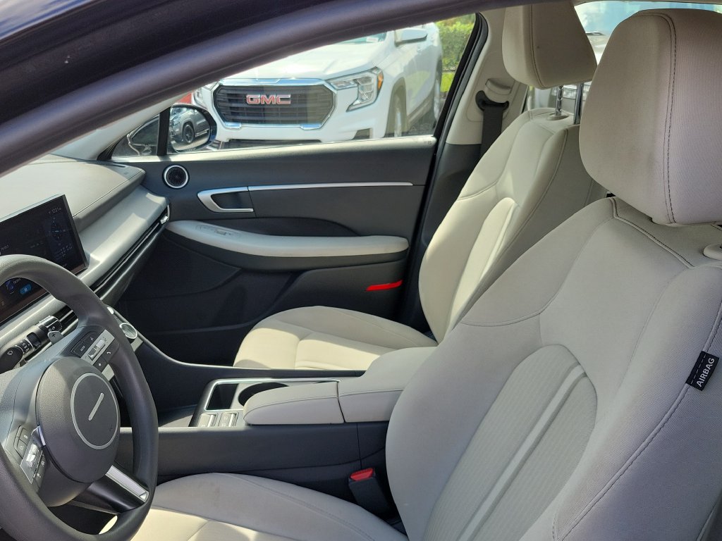 Used 2025 Hyundai Sonata SEL FWD image 15