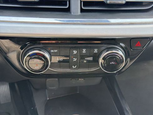 Used 2025 Chevrolet Trax LT image 17