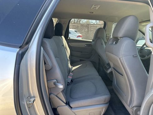 Used 2015 Chevrolet Traverse LS image 16