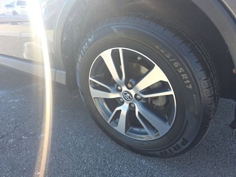 Used 2018 Toyota RAV4 XLE image 8