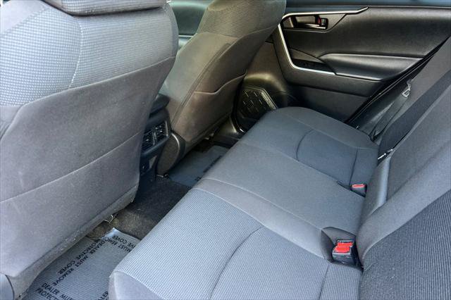 Certified 2023 Toyota RAV4 LE AWD/4WD image 4