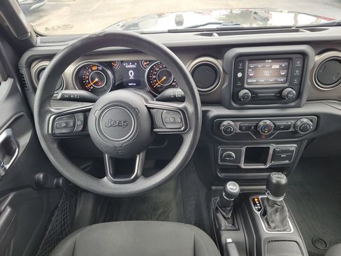 Used 2018 Jeep Wrangler Unlimited Sport image 17